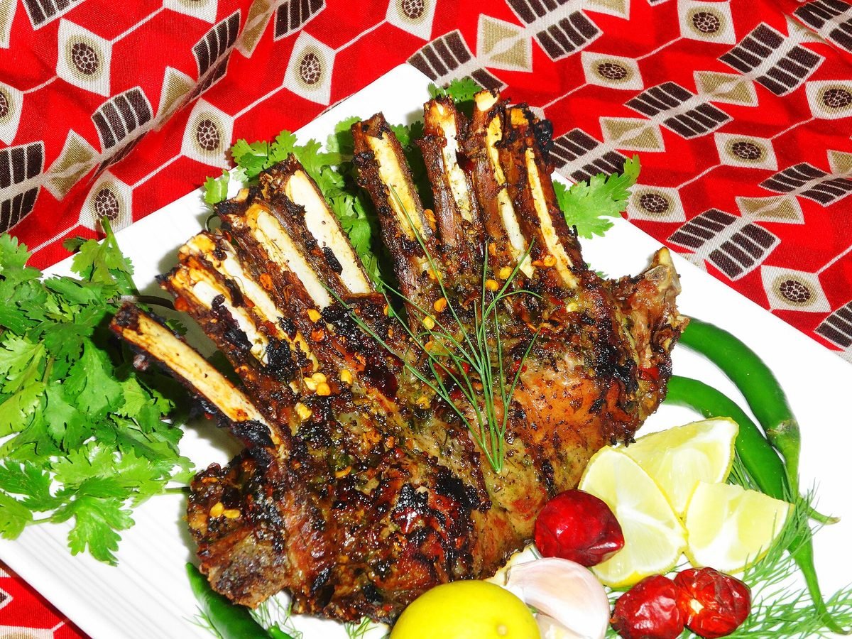 Costillar de cordero con costra de hierbas